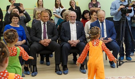С новосельем, малыши!